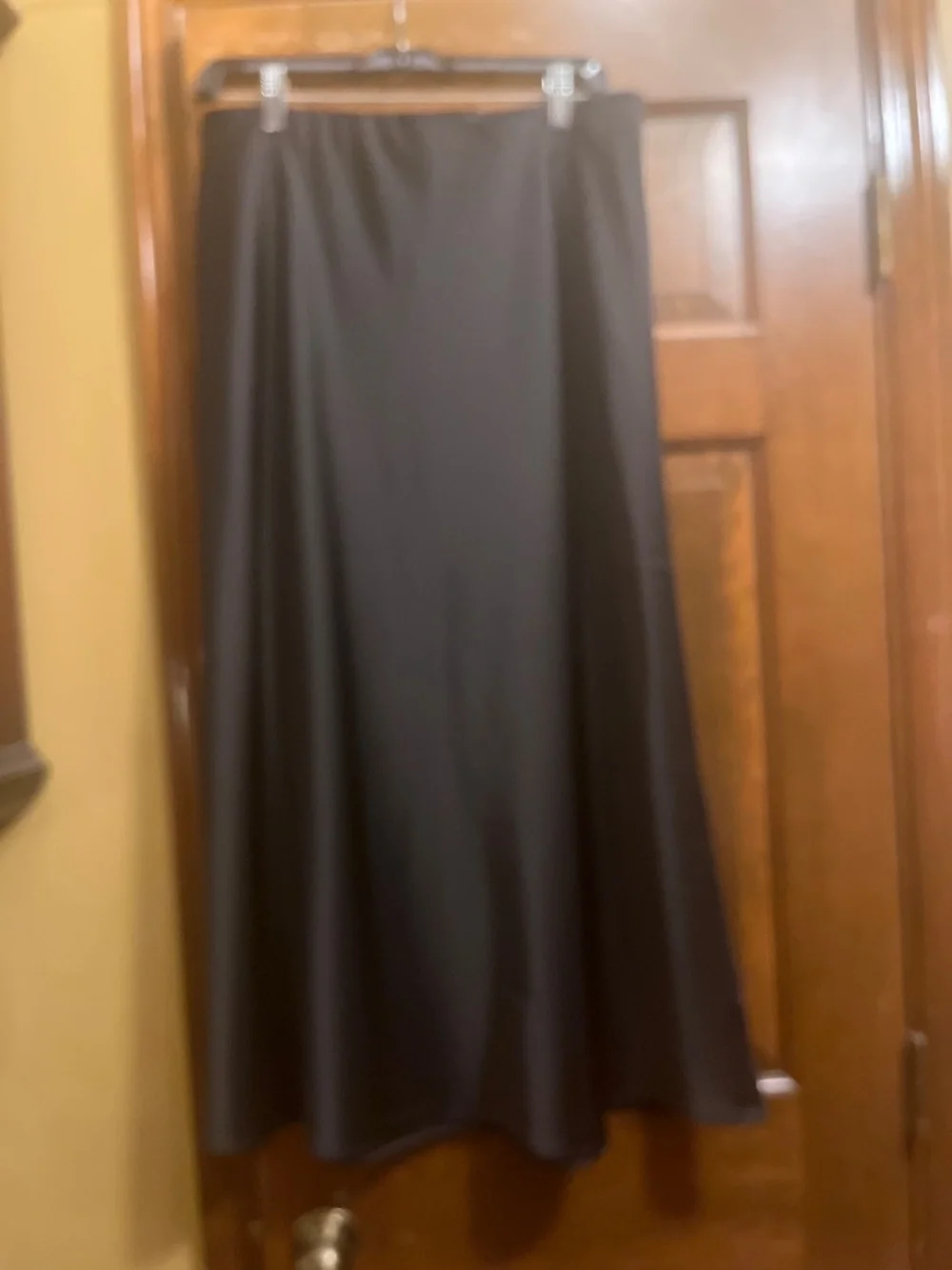 NWT Truth by Republican Satin Fabric Skirt in Black. Sz. Lg.